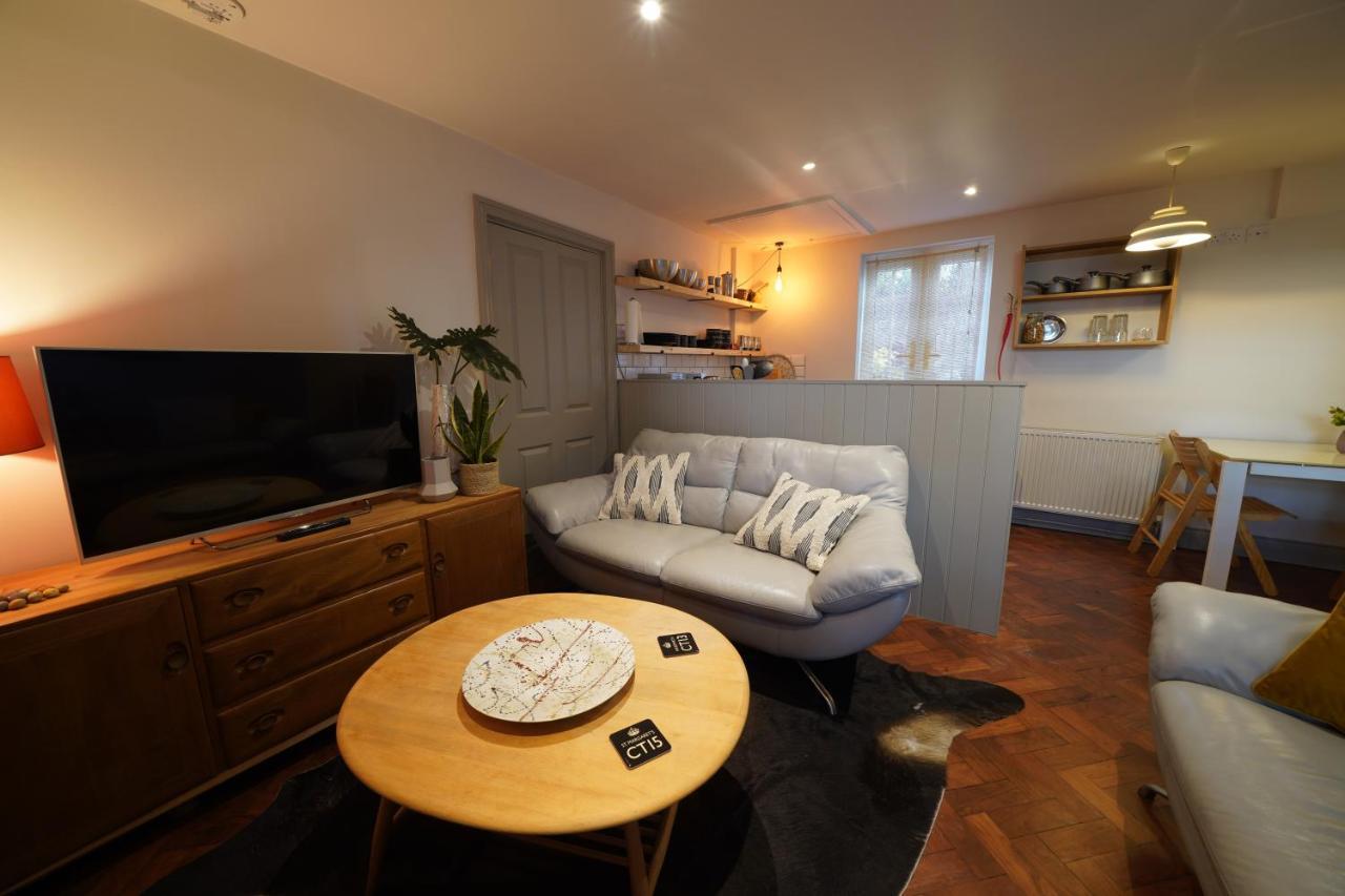 Walmer, Deal Stunning Coach House Apartment Екстериор снимка