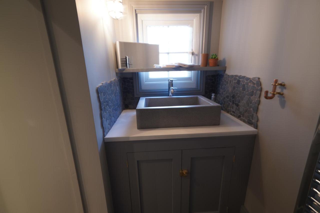 Walmer, Deal Stunning Coach House Apartment Екстериор снимка